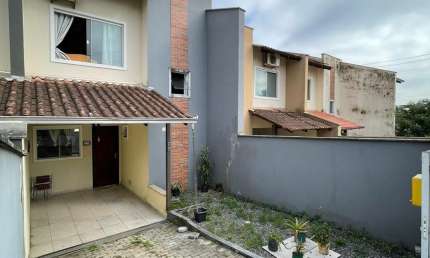 Casa com 2 quartos à venda no Parque Guarani, Joinville 