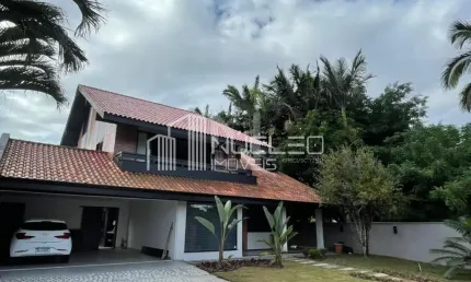 Casa com 6 quartos à venda no América, Joinville 