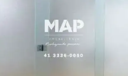 Sala comercial para alugar na Rua Emiliano Perneta, 297, Centro, Curitiba por R$ 3.000
