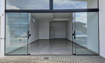Sala Comercial para Venda em Joinville, Boa Vista, 1 banheiro, 3 vagas
