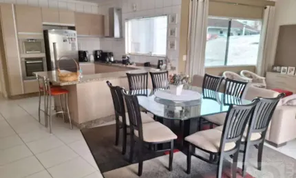 Casa para venda em joinville, boa vista, 11 dormitórios, 2 suítes, 8 banheiros, 4 vagas