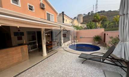 Tamboré 7 (Santana de Parnaíba) - Casa com sotão, 4 suítes- 290 m²- no Condomínio Residencial Tamboré 07- Por R$  3.200.000,00
