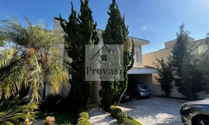 Valville I - Linda casa condomínio Valville 1  - Área total do terreno: 452,05 - R$ 3.300.000,00 (porteira fechada)   - suíte máster com closet amplo e banheiro com hidro massagem.