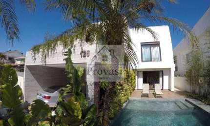 Alphaville Residencial 3 (Santana de Parnaíba) - Residencial Alphaville 3         360 m² área construída      4 suítes     Piscina com revestimento Portinari