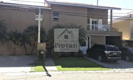 Alphaville Residencial 4 (Santana de Parnaíba) - Linda casa no residencial 4 com:    - 645 m3 de Área de Terreno  -620 m3 de Área Construída    Composto de 2 lotes.    *