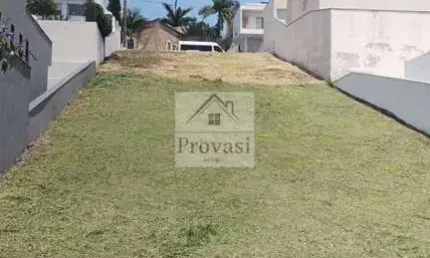 Valville 2 - Lindo terreno á venda no condominio Valville 2    Excelente localização com vista para mata,  Aclive, leve.,  Oportunida