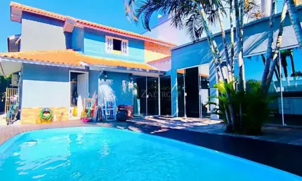 CASA RESTAURADA COM PISCINA E ÁREA GOURMET EM RUA TRANQUILA