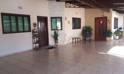 Casa com 3 dormitórios, sendo 1 suíte, modulados, garagem para 3 carros, à venda, 202 m² por R$ 636.000 - Wanel Ville