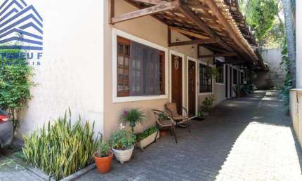Casa de Condomínio a Venda, 2 dorms, 2 vagas na Vila Alexandria