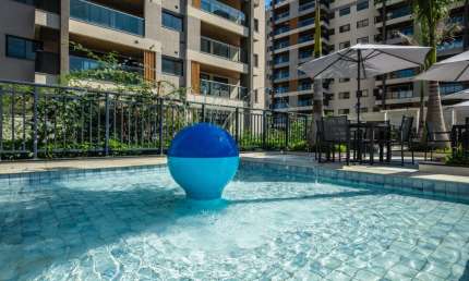 Apartamento de 2 quartos sendo 1 suíte no condomínio clube na Barra da Tijuca