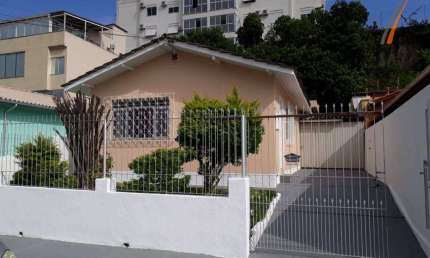 Casa com 2 dormitórios à venda, 129 m² por R$ 955.000,00 - Barreiros - São José/SC