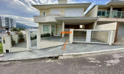 Casa com 4 dormitórios à venda, 301 m² por R$ 2.390.000,00 - Pedra Branca - Palhoça/SC