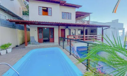 Casa com 3 dormitórios à venda, 500 m² por R$ 1.600.000,00 - Centro - São José/SC