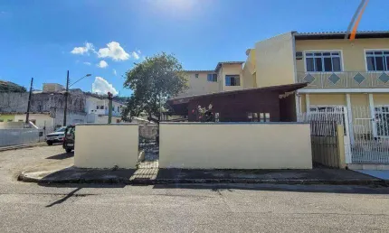 Casa com 7 dormitórios à venda, 180 m² por R$ 750.000,00 - Roçado - São José/SC