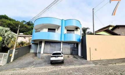 Casa com 3 dormitórios à venda, 430 m² por R$ 900.000,00 - Badenfurt - Blumenau/SC