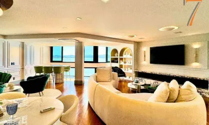 Apartamento com 3 dormitórios à venda, 250 m² por R$ 4.950.000,00 - Beira Mar - Florianópolis/SC