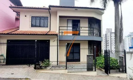 Casa com 5 dormitórios à venda, 330 m² por R$ 1.999.000 - Barreiros - São José/SC