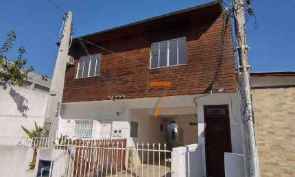Casa com 3 dormitórios para alugar, 70 m² por R$ 3.473,00/mês - Balneário - Florianópolis/SC