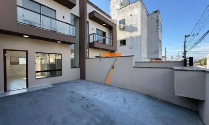 Casa com 2 dormitórios à venda, 90 m² por R$ 600.000,00 - Ipiranga - São José/SC