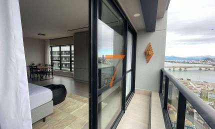 Studio com 1 dormitório para alugar, 64 m² por R$ 8.157/mês - Centro - Florianópolis/SC