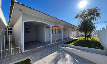 Casa com 3 dormitórios para alugar por R$ 6.000,00/ano - Barreiros - São José/SC