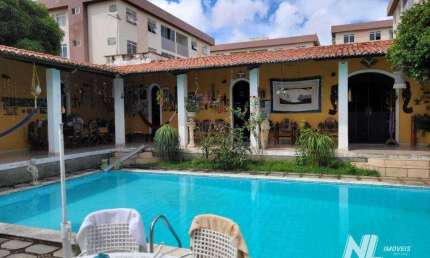 Casa com 1000m² de área total em Capim Macio - 5suites 7vagas de garagem