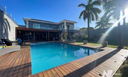 Casa alto padrão no bairro de Candelária - Piscina, espaço gourmet, academia - 5suítes