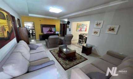 Casa com 4 quartos à venda, 280 m² por R$ 700.000 - Candelária - Natal/RN