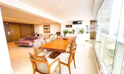 Apartamento com  220m² - 3suites - 4Vagas - andar alto