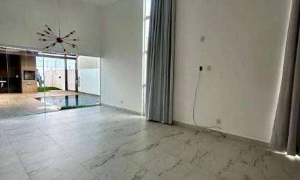 Exclusiva! Casa com Piscina e Espaço Gourmet em Condomínio Fechado