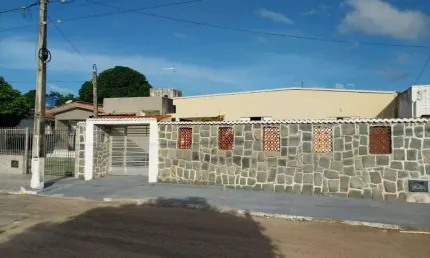Casa com 3 dormitórios para alugar por R$ 1.700,00/mês - Pitimbu - Natal/RN