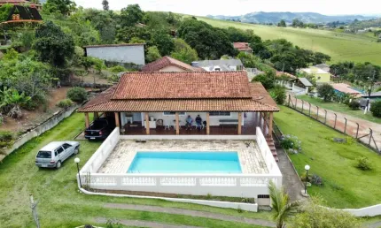 Chácara para Venda em Pinhalzinho, centro, 2 dormitórios, 2 banheiros