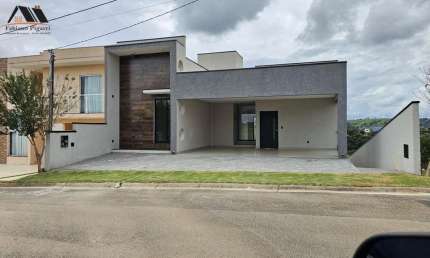 Casa para Venda em Pinhalzinho, centro, 3 dormitórios, 1 suíte, 3 banheiros