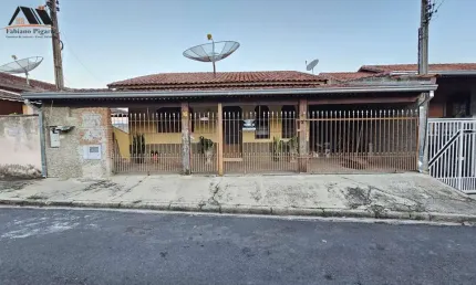 Casa para Venda em Pinhalzinho, centro, 5 dormitórios, 3 banheiros