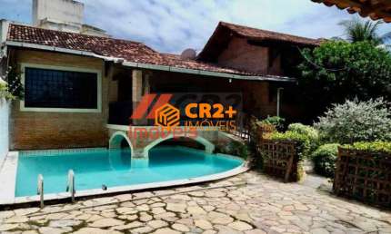 Casa a Venda com 450m² e 4 Quartos, 3 suítes + Dce e piscina em Candeias - Jaboa