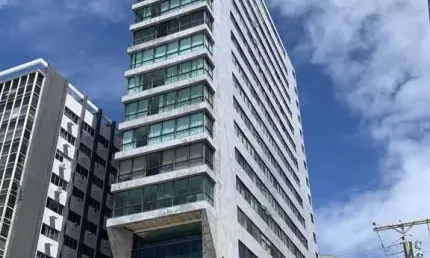 Vendo Apartamento na Av. Boa viagem com 133m2, 3qtos, 1 suíte.