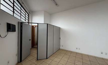 Sala comercial para alugar na Rua Chile, 967, Jardim Irajá, Ribeirão Preto