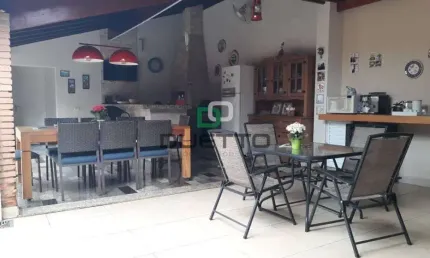 Casa com 3 quartos à venda no Parque Novo Mundo, Americana 