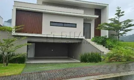 Casa alto padrão com 3 suítes no residencial Duquesa de Chartres em Jaraguá do Sul
