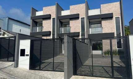 Geminado com 186,54m² à venda no bairro Ilha da figueira em Jaraguá do Sul