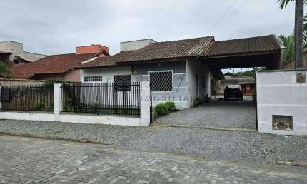 Casa com suíte + 1 dormitório no bairro Escolinha em Guaramirim