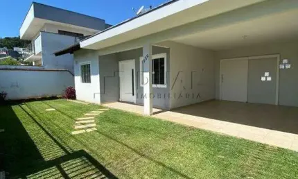 Casa com 120,00m² à venda no bairro Amizade em Jaraguá do Sul.