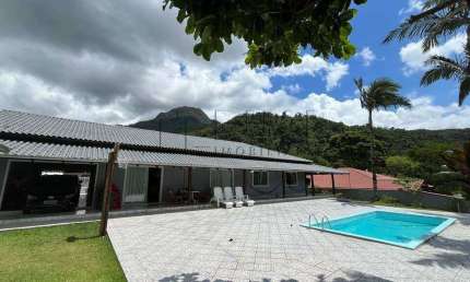 Casa com piscina a venda no bairro Ilha da Figueira em Jaraguá do Sul
