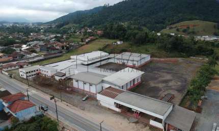 Galpão Frigorífico para venda na Barra do Rio Cerro com 5.450,26 m² e Terreno com 18.106,25 m²