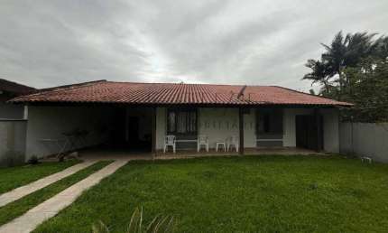 Casa à venda com 3 dormitórios no bairro São Luís em Jaraguá do Sul