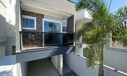 Geminado à venda, 2 quartos, 1 suíte, 2 vagas, itacolomi - balneário piçarras/sc