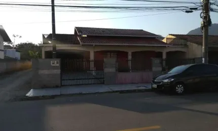 Casa à venda, 2 quartos, 1 suíte, 4 vagas, Centro - Jaraguá do Sul/SC