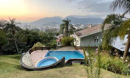 Casa com 1 quarto à venda na Vila Nova, Jaraguá do Sul 