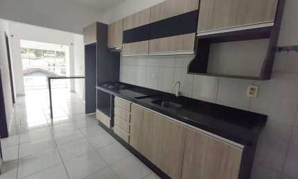 Apartamento semimobiliado à venda em Jaraguá do Sul.