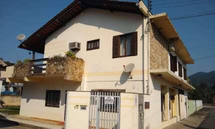Casa à venda, 4 quartos, 2 suítes, 2 vagas, Baependi - Jaraguá do Sul/SC